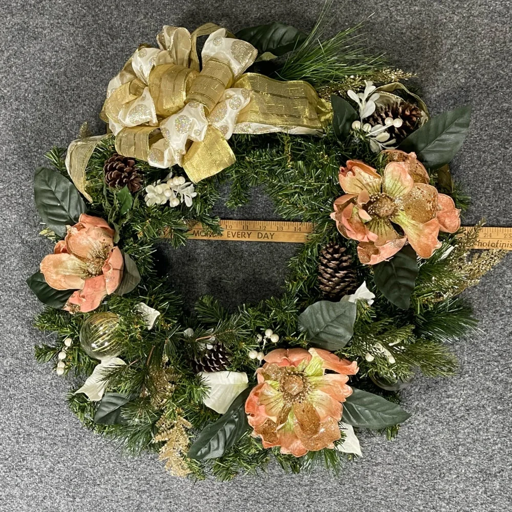 **NWT Elegant Coral Pink & Gold Magnolia Flower Winter/ Holiday Wreath